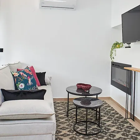 Magenta Luxury By Binobi!